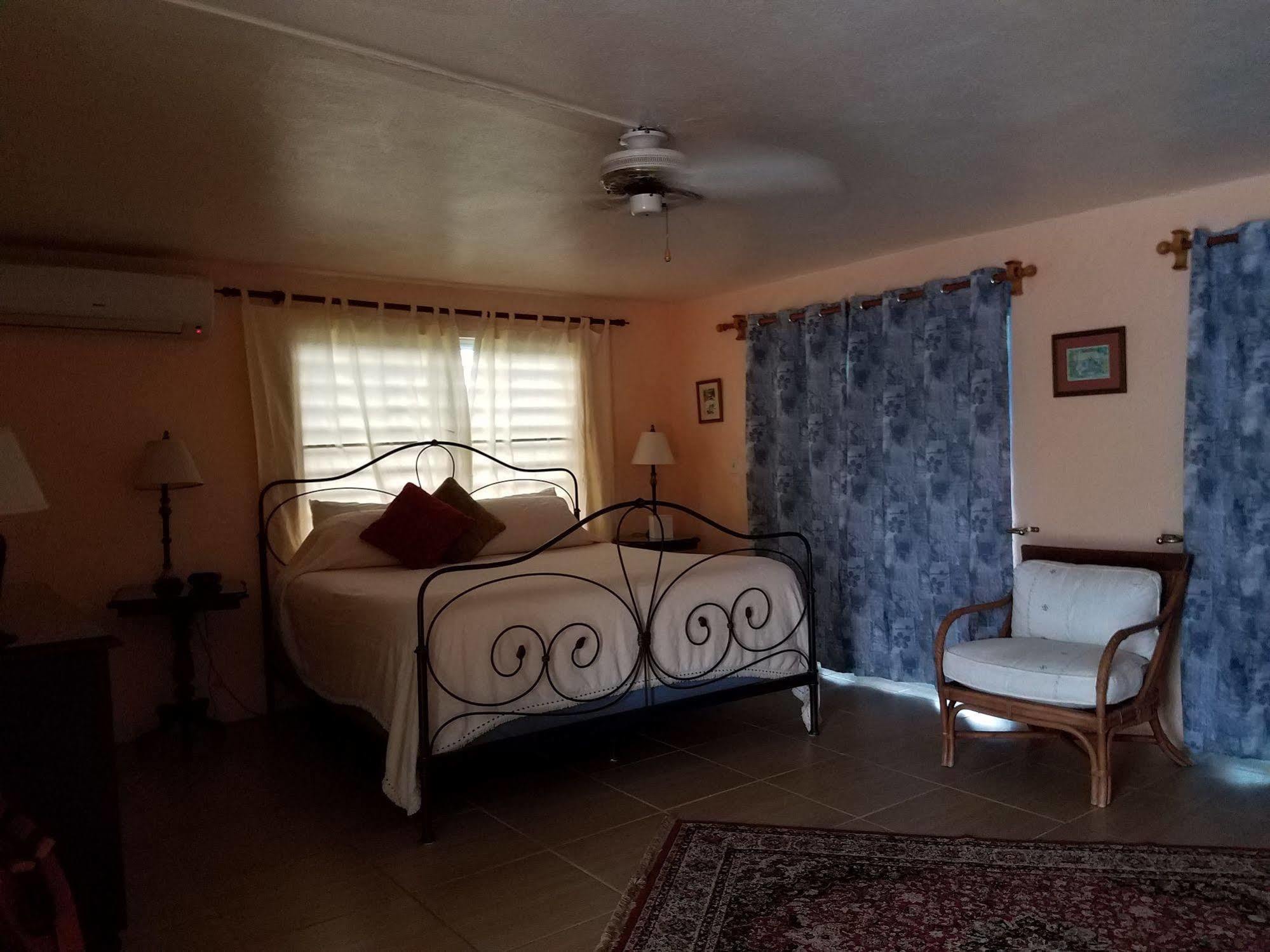 Carringtons Inn Saint Croix Island Экстерьер фото